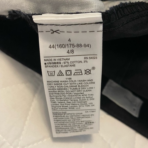 NWT: Gap Shorts Black Size: 4 - Picture 2 of 9